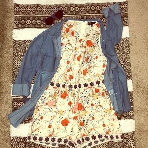 Stunning sleeveless floral romper 🌺🌼🌺